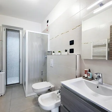 2 Apartment *